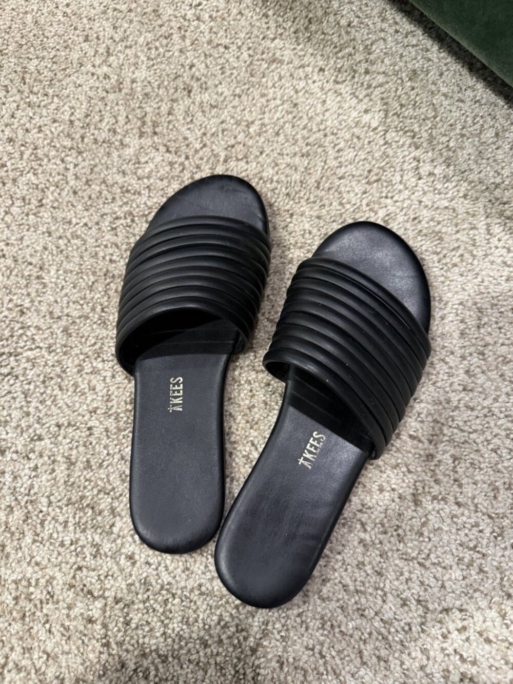 TKEES Black Ribbed Strap Slide Sandals 8.5